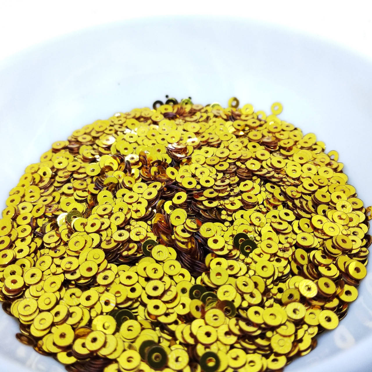 

Пайетки мелкие темное золото, Золотистый