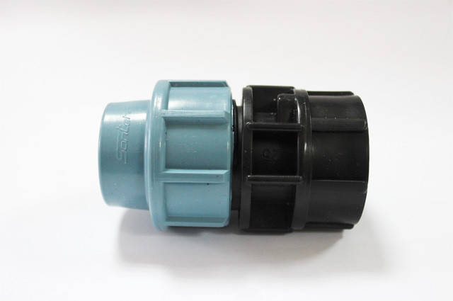 

Муфта с внутренней резьбой 32х3/4