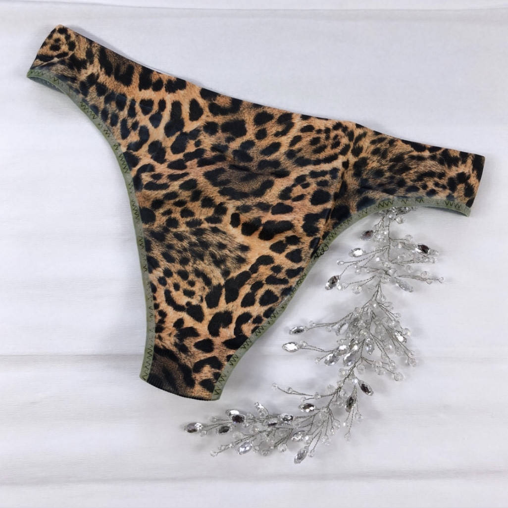 

Стринги "Leo"