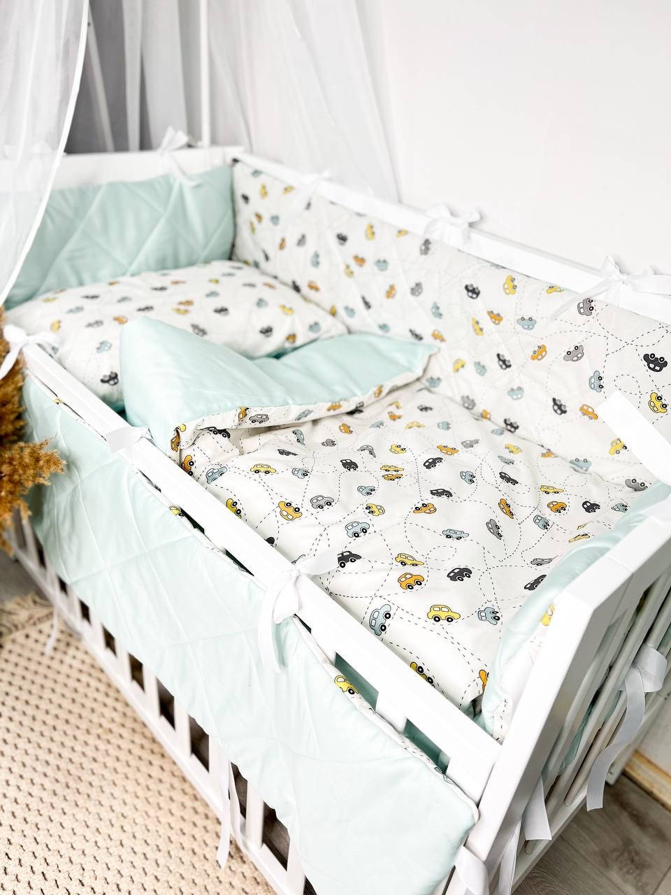 

Комплект в детскую кроватку «Машинки мята», Белый