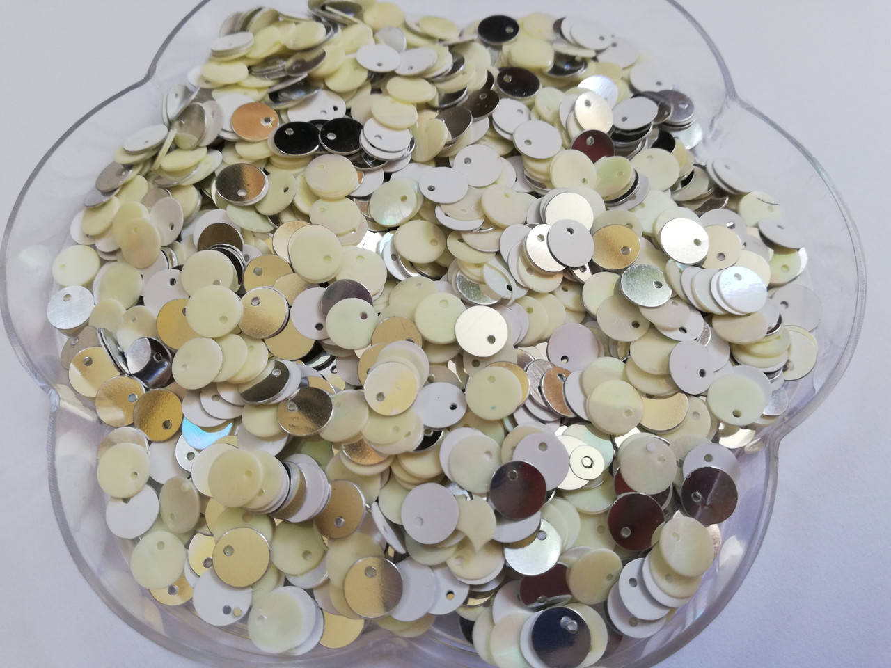 

Паєтки Міх 6 мм з отвором збоку 5 г Індія