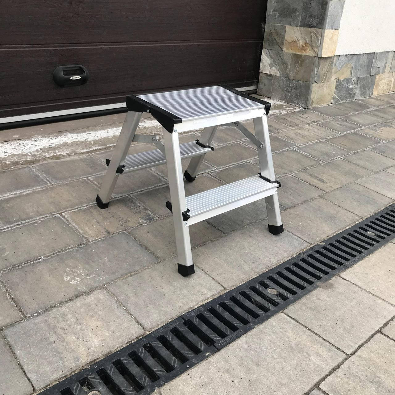 

Двухсторонняя алюминиевая лестница Drabest BASIC 2х2 125 кг