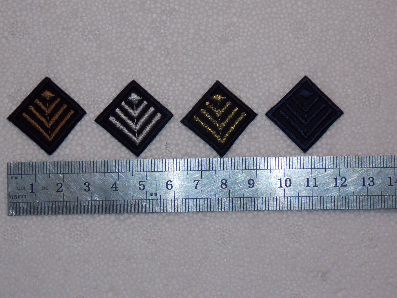 

Нашивка клеевая - аппликация 20 шт.(уп.)