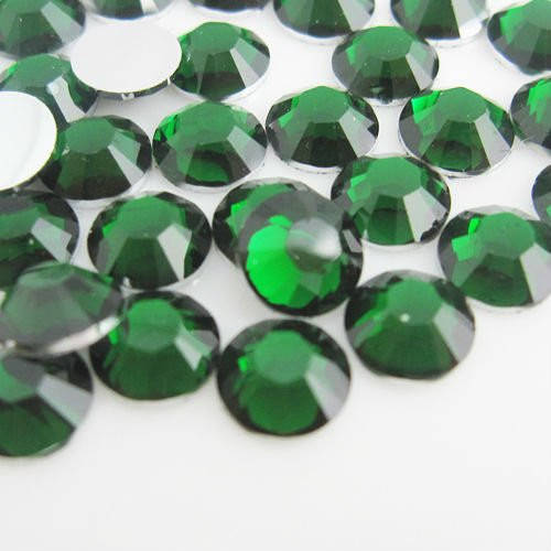 

Стразы эконом Emerald ss20(5мм).Цена за 100шт.