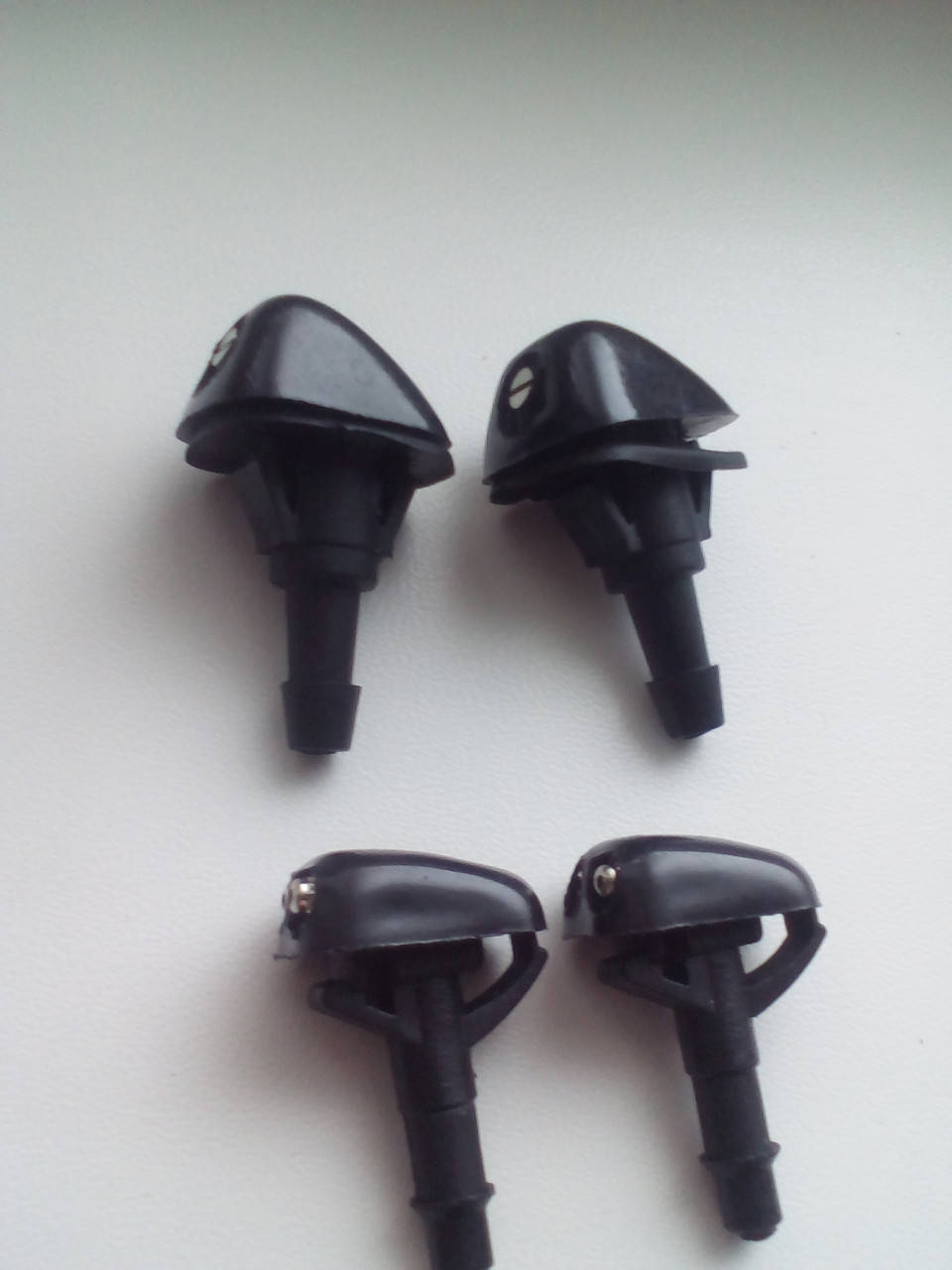 

Веерная форсунка омывателя Mitsubishi GRANDIS