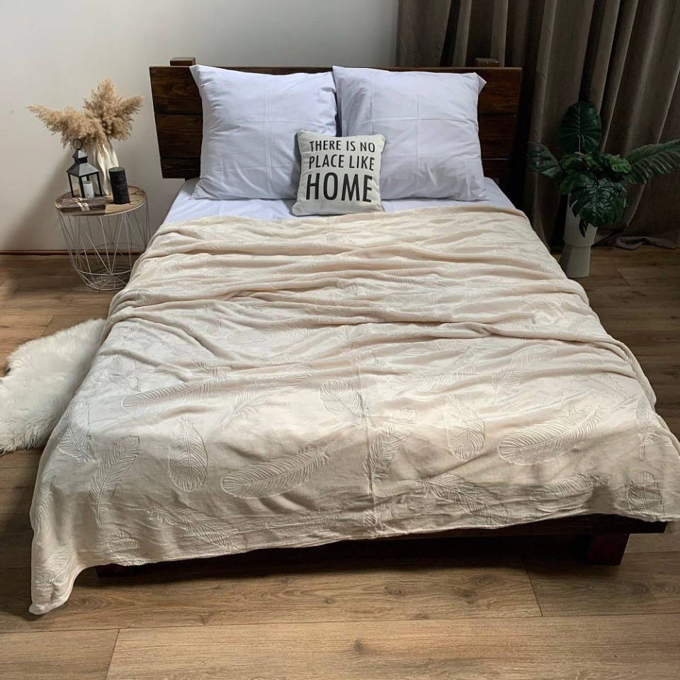 

Покрывало велюровое "Перо" (евро) Молочное