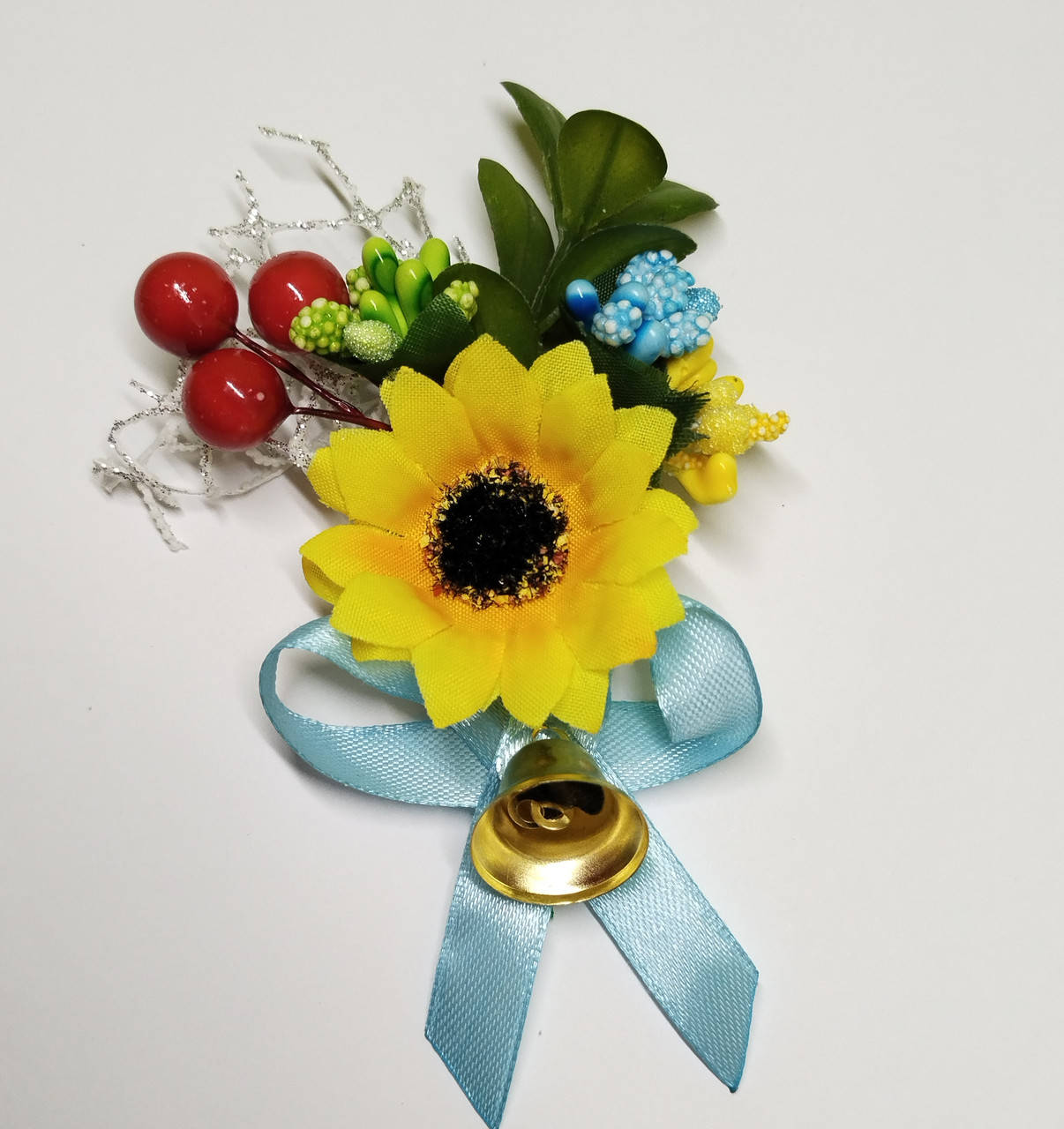 

Бутоньєрка для випускників. Брошь на Последний звонок и Випускной 2022