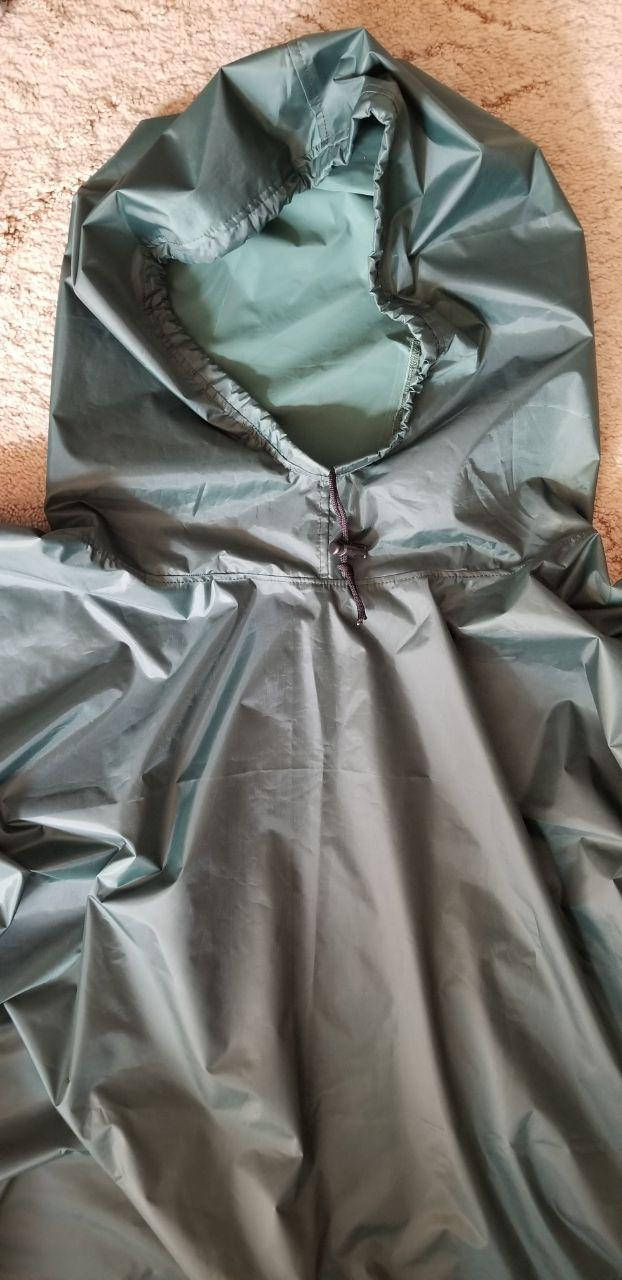 

Плащ-пончо "под шлем"