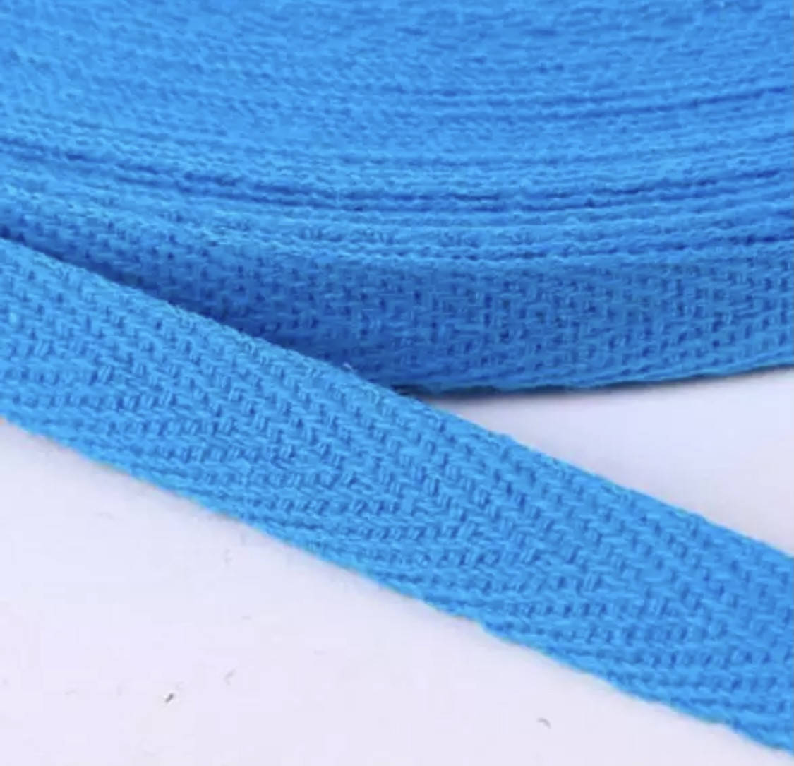 

Киперная лента Голубой яркий ширина 1 см для окантовки трикотажных изделий поло футболок шапок униформы
