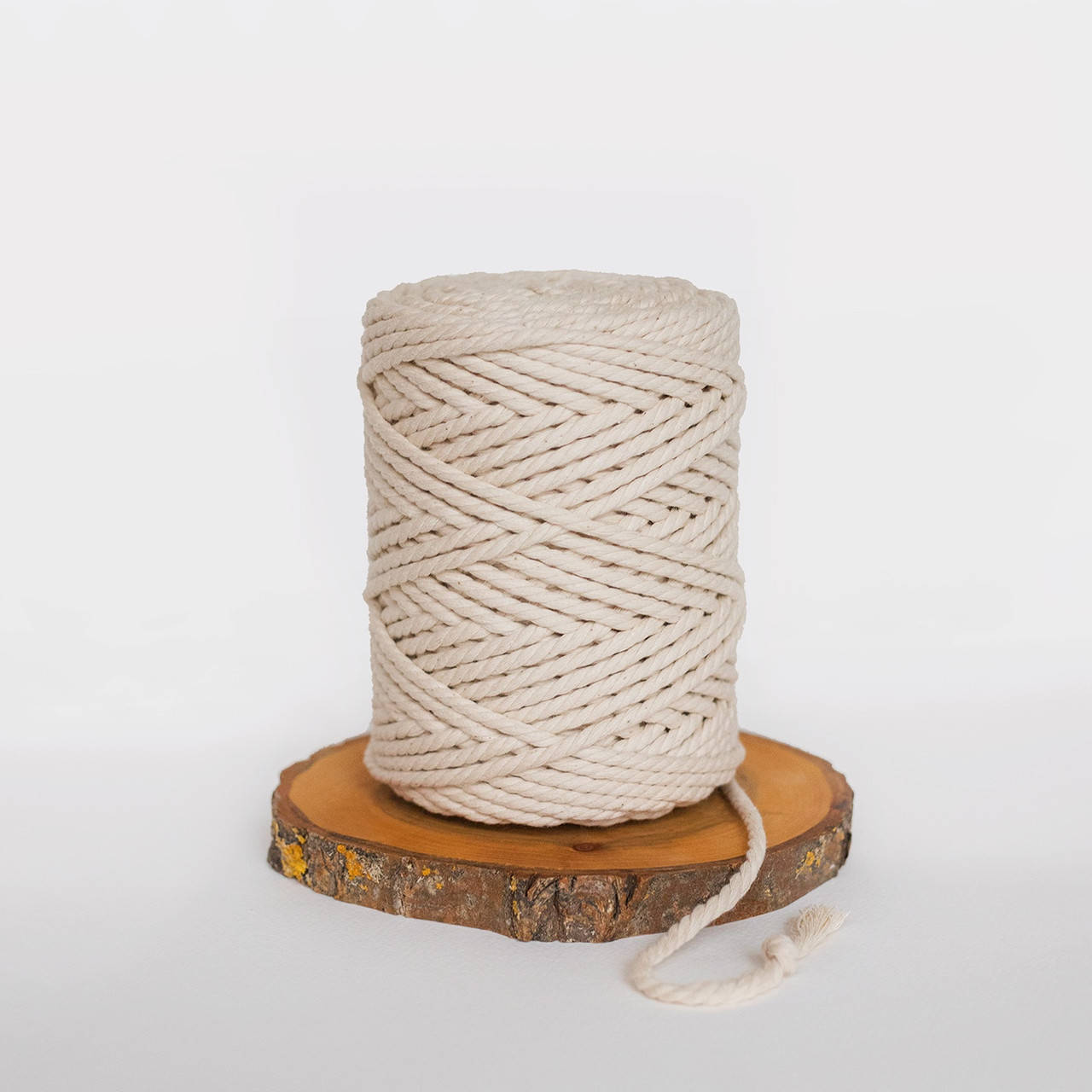 

Шнур крученый хлопковый макраме 5 мм Натуральный (100м), Бежевый