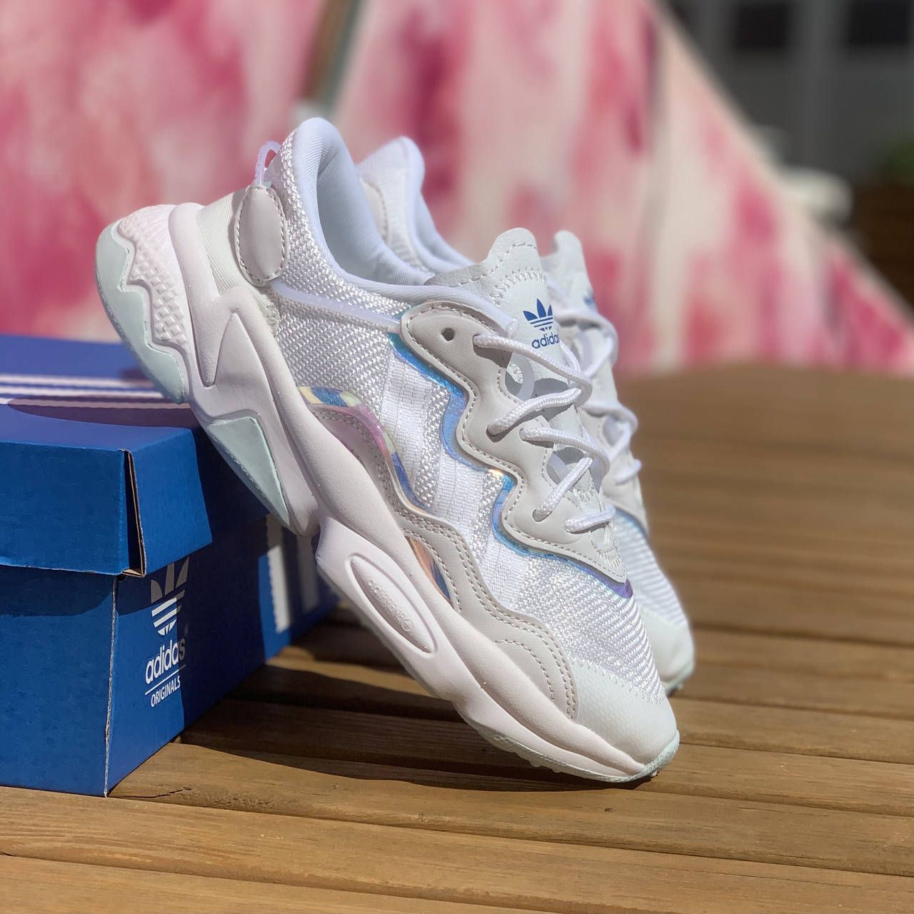

Женские кроссовки Adidas ozweego 38, Белый