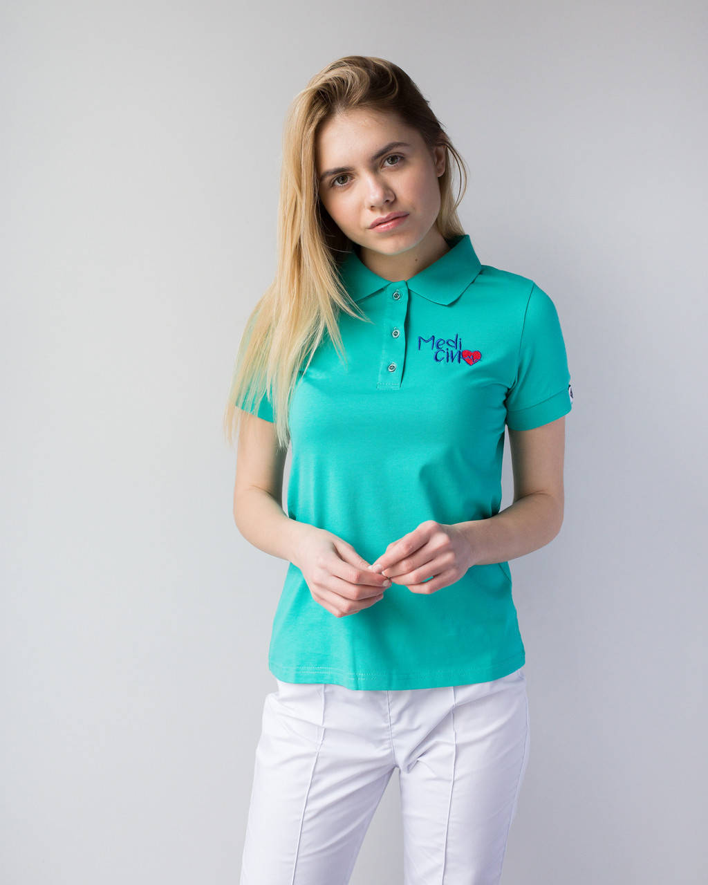 

Женское медицинское поло бирюза с вышивкой "Medicinе"