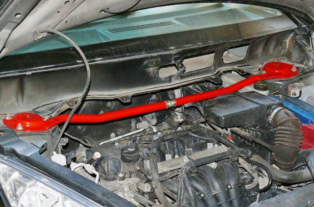 

Распорка стоек Mitsubishi Colt с 2004 г.