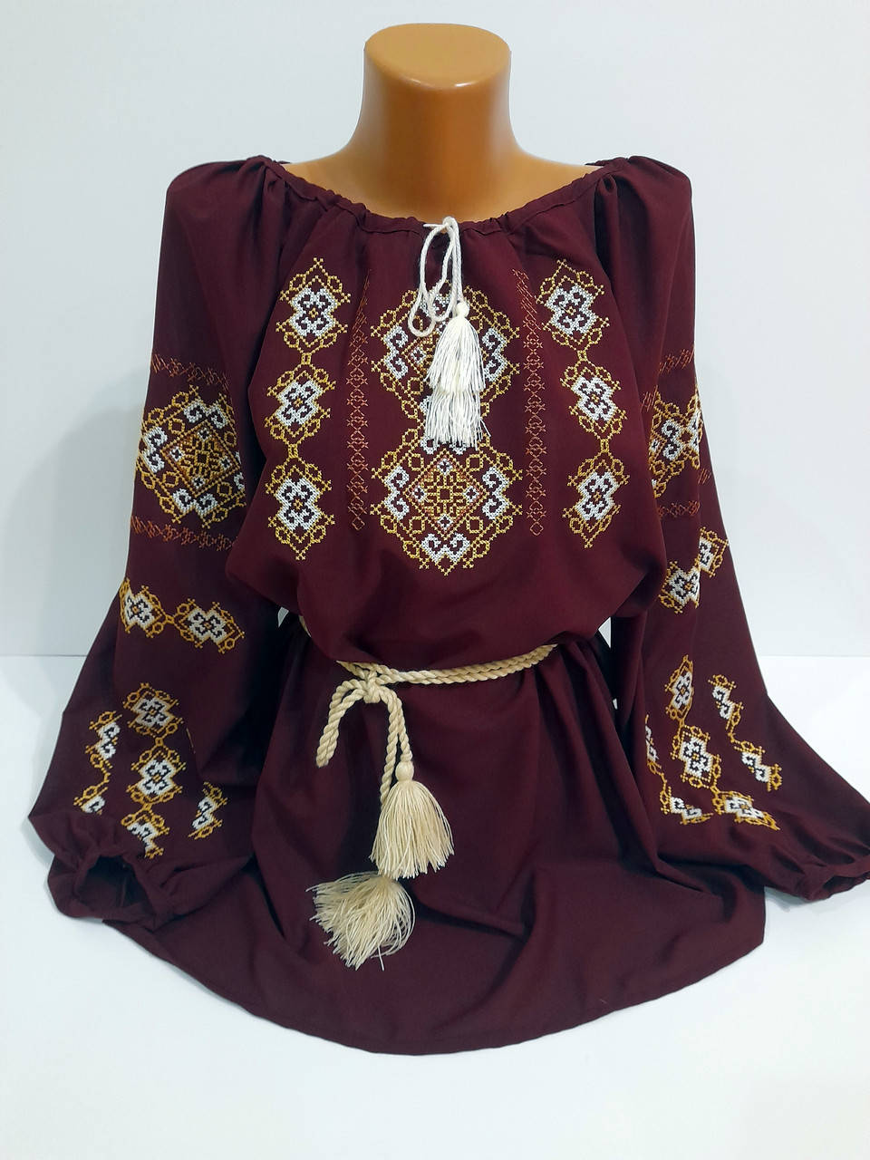 

Вишиванка. Жіноча вишиванка