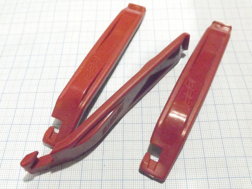 

Бортировочные лопатки BBB BTL-81 EasyLift красные 3 шт