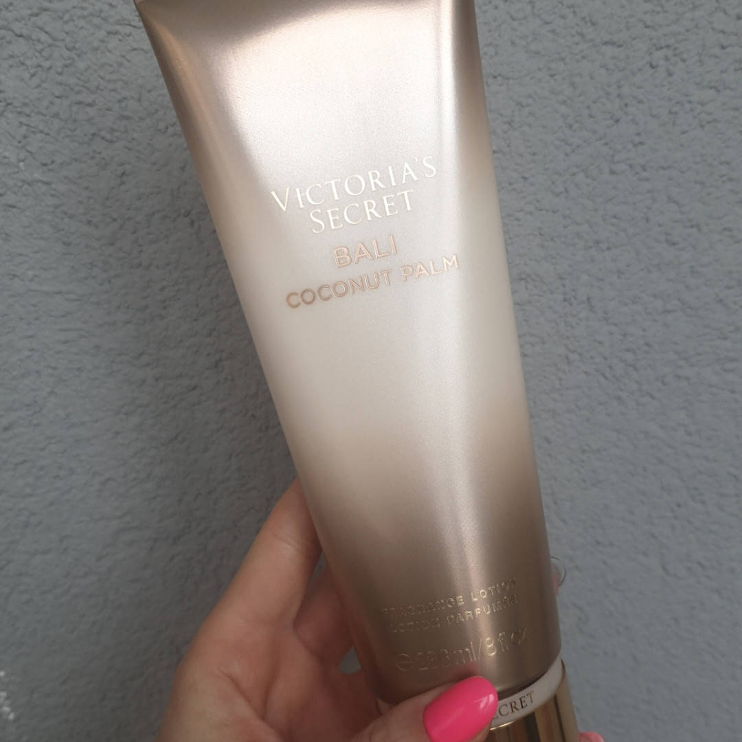 

УВЛАЖНЯЮЩИЙ ЛОСЬОН VICTORIA’S SECRET BALI COCONUT PALM