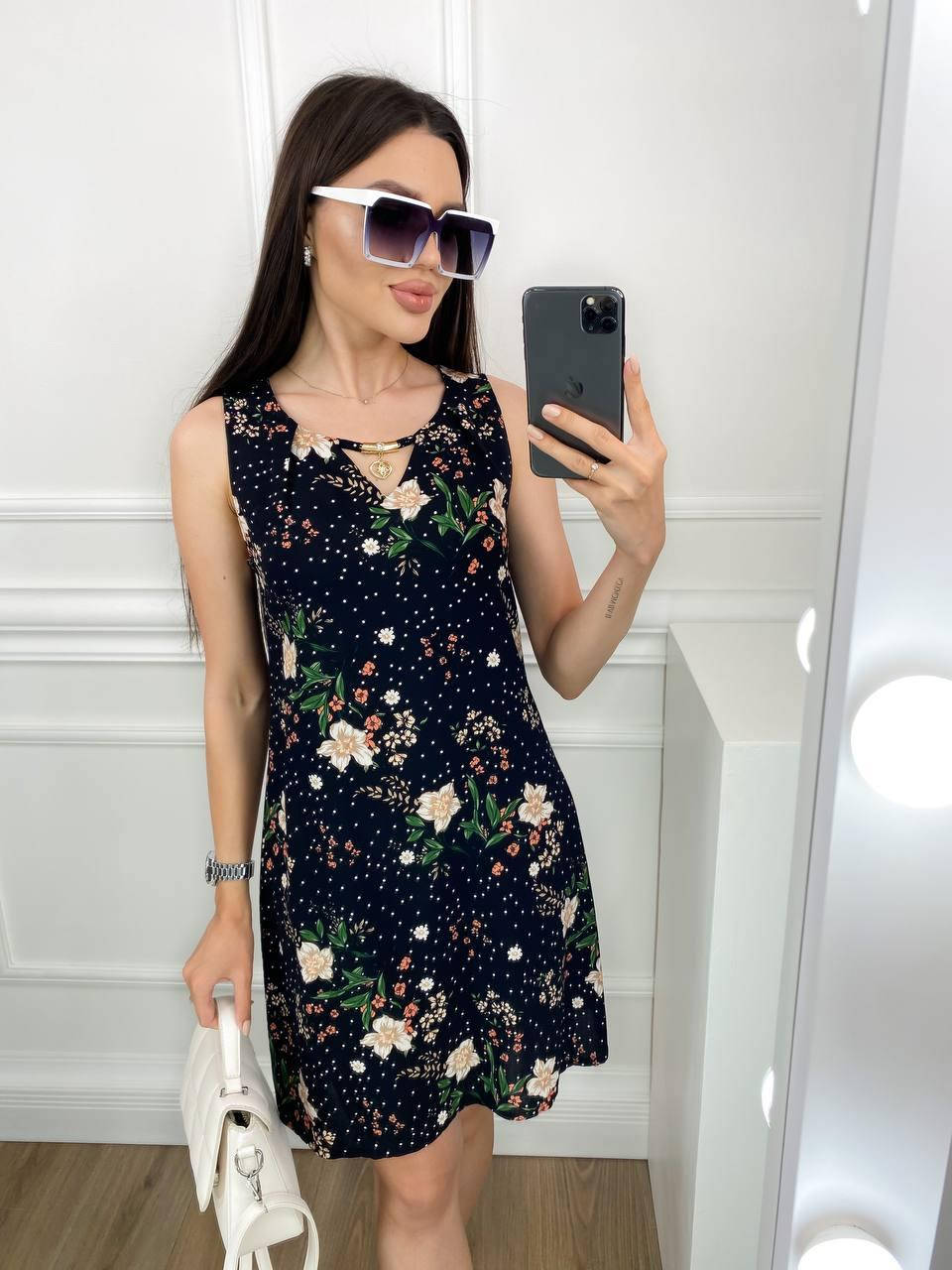 

Платье из штапеля черное с белым цветком 958