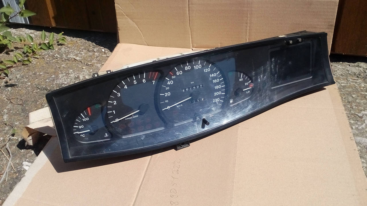 

Щиток приборов Opel Omega B 2,0 16V.
