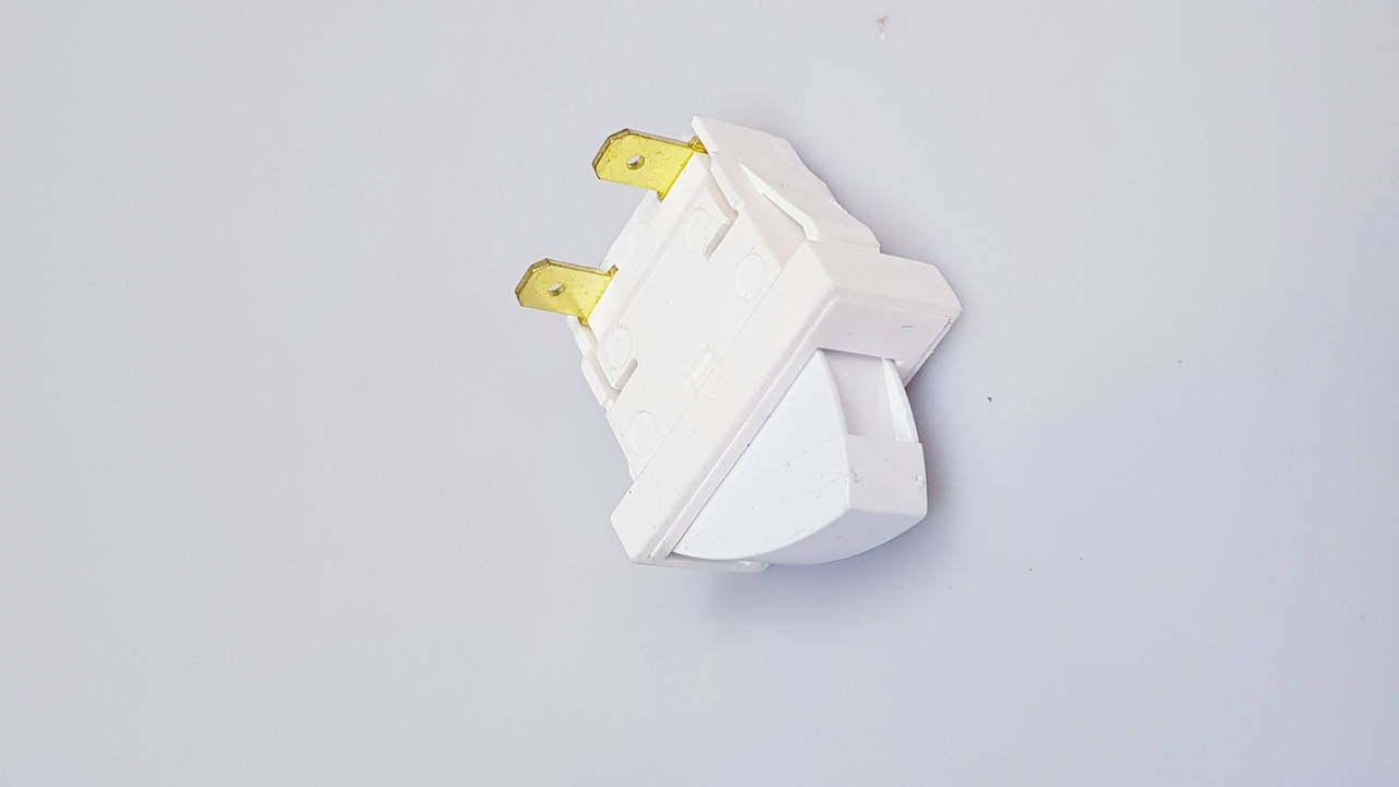 

Концевой выключатель света C00851157 Original кнопка для холодильника Indesit Ariston