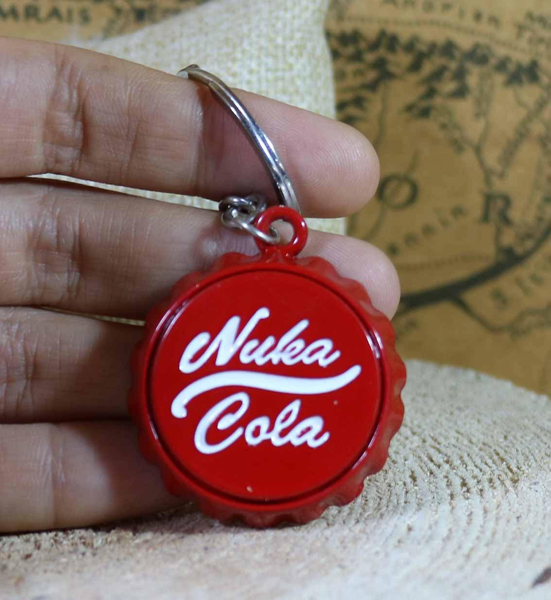 

Брелок открывалка Fallout Nuka Cola Quantum Нука Кола красного цвета