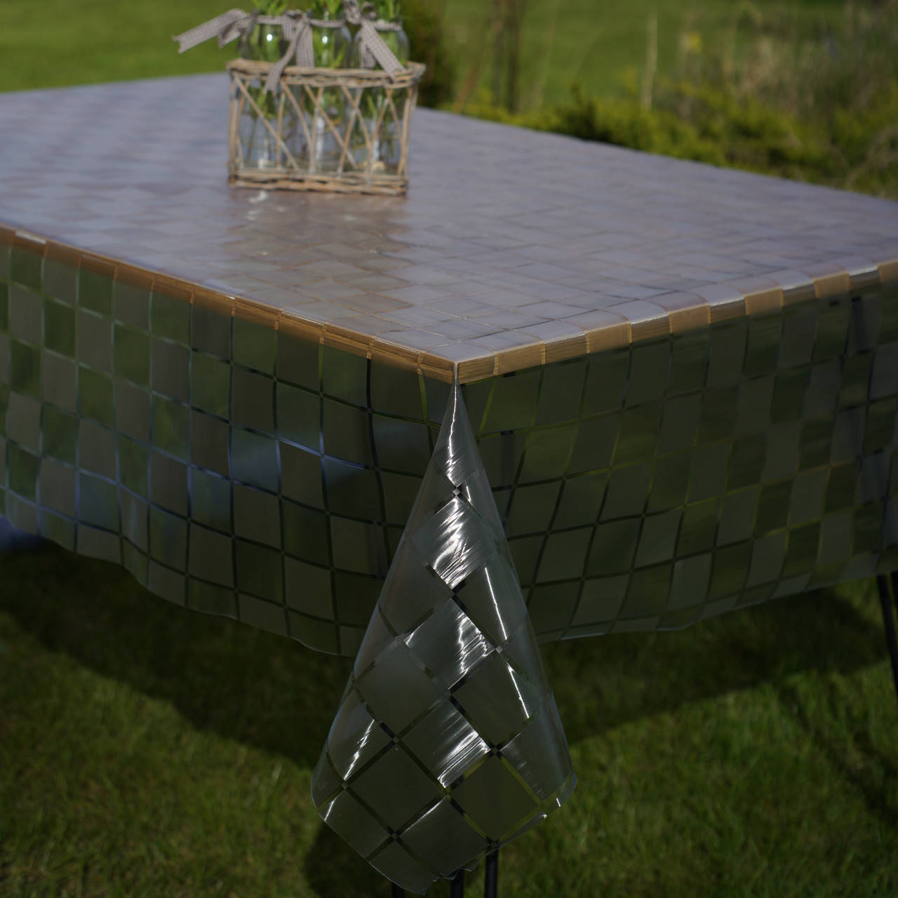 

Скатерть кухонная силиконовая 3D эффект в клеточку