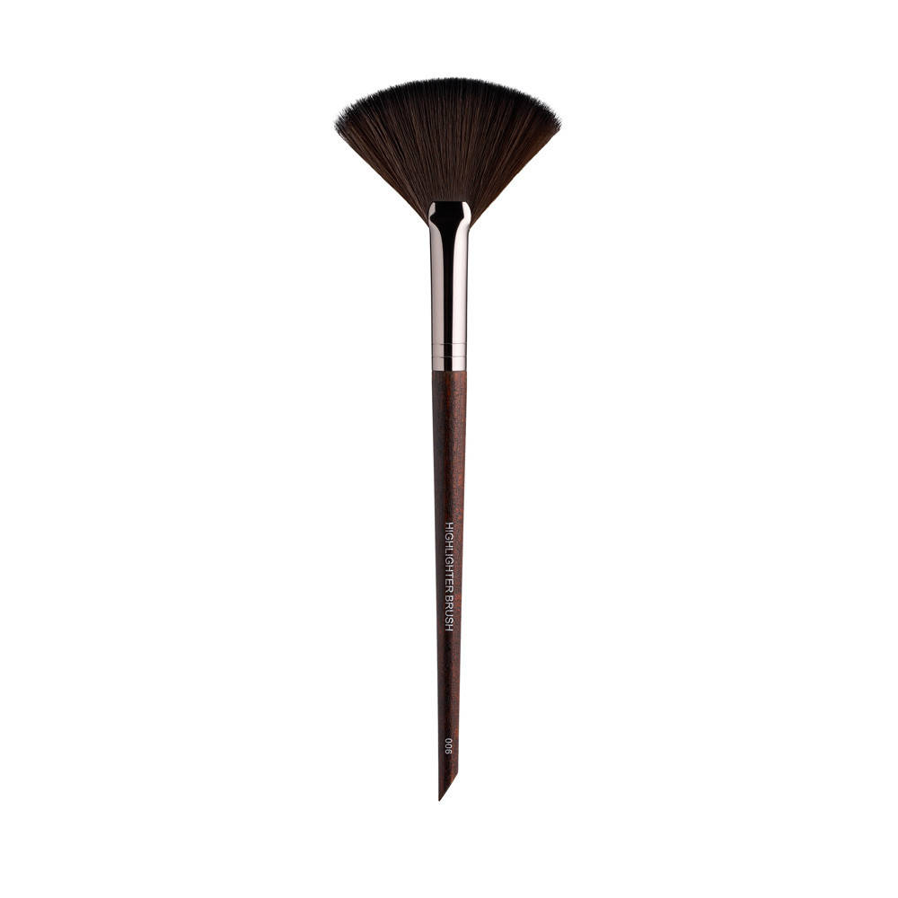 

Bogenia Профессиональная кисть веерная для хайлайтера Bogenia BG200 №006