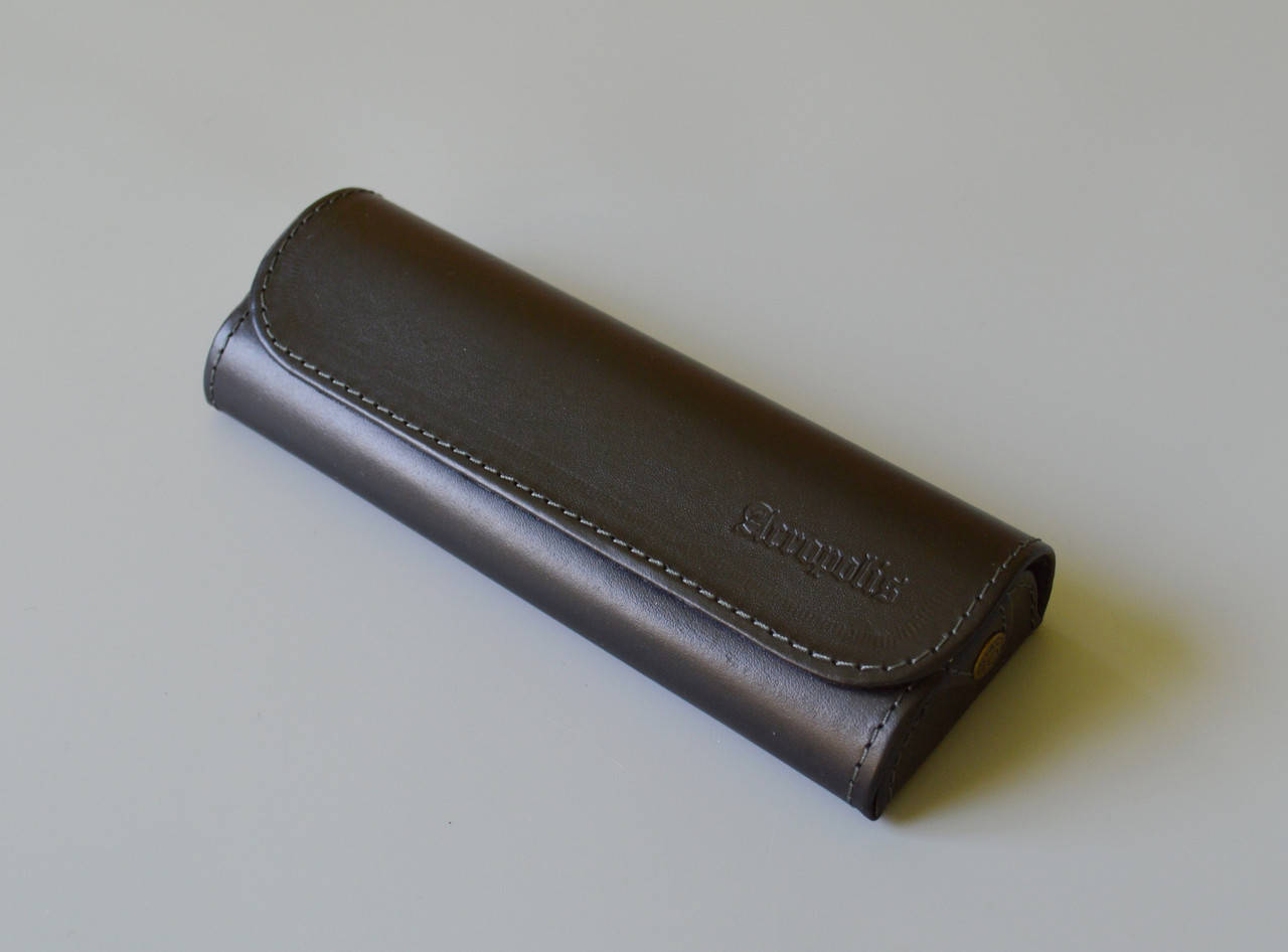 

Футляр для очков черный (натуральная кожа)