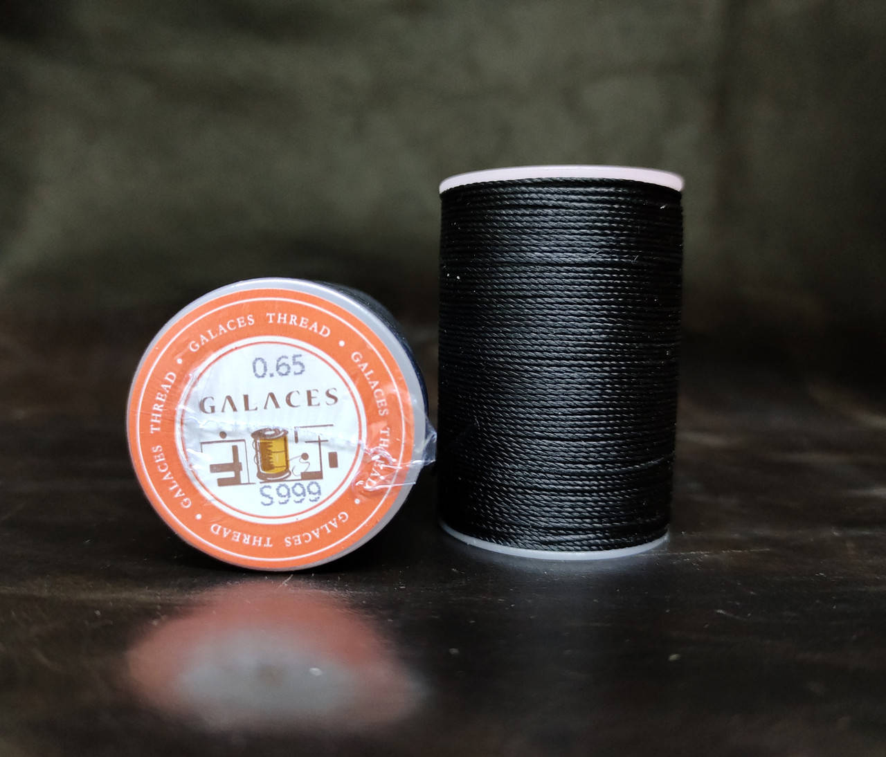 

Galaces кругла, вощена нитка товщиною 0,65мм (S999), кол чорний, Черный