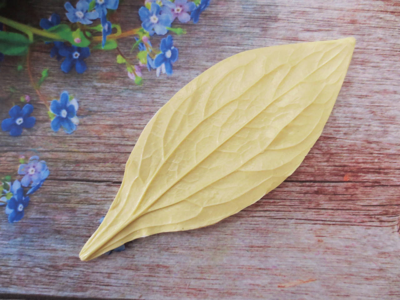 

Молд "Лист пиона" (р-р 14х5,5 см)