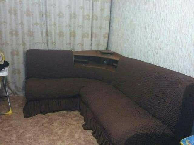

Угловой натяжной чехол на диван накидка