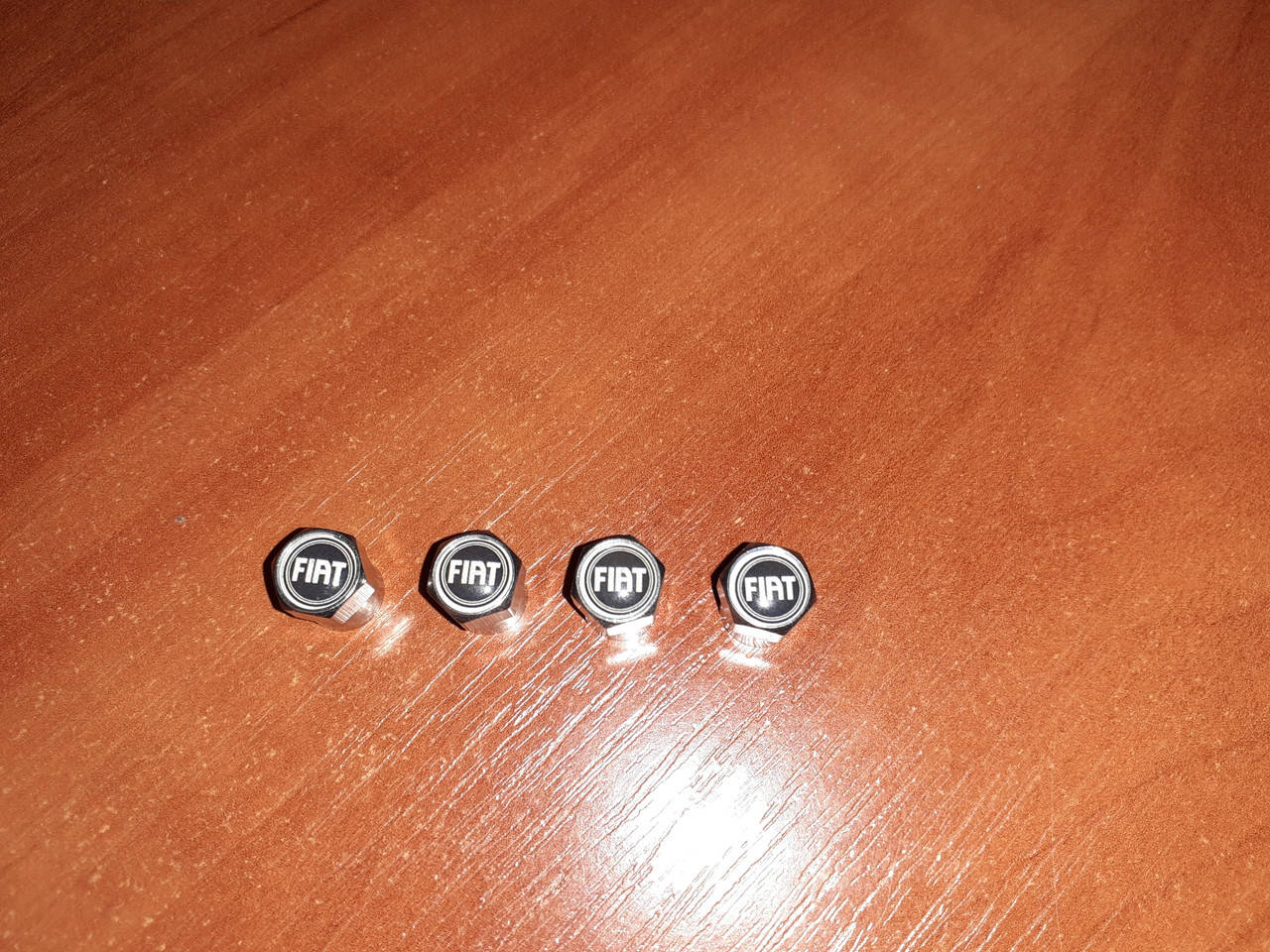 

Fiat Фиат колпачки на ниппеля ( золотники )