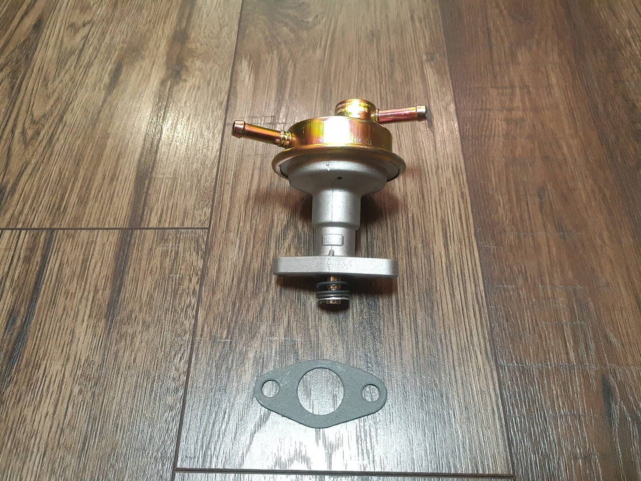 

Насос топливный механический Ford Escort MK2 (03.1973 - 07.1981)