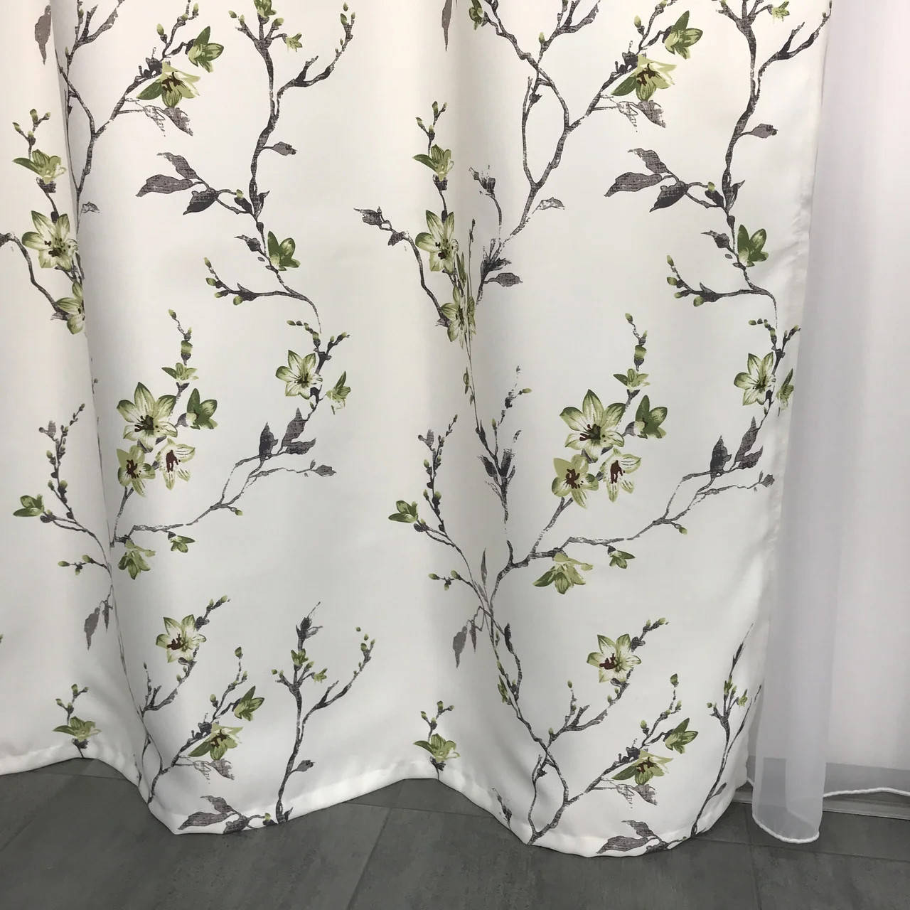 

Атласные шторы в спальню гостинную детскую, принт цветы, комплект штор для зала квартиры Зеленые (A611_1), Зелёный