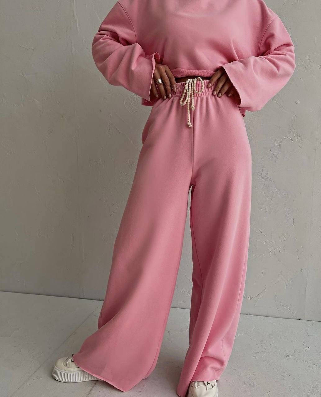 

Комплект женский базовый трикотажный со штанами клеш