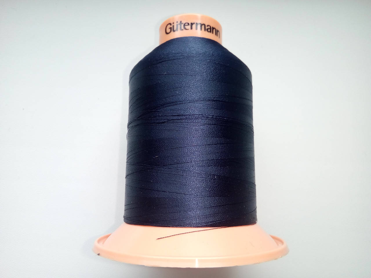 

Gutermann Tera №180. цвет 339 ( СИНИЙ ). 5000 м