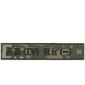 

Нашивка группа крови на липучке (фон пиксель, чёрная нитка, кант) 4-