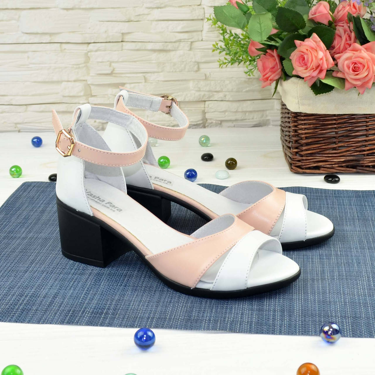 

Босоножки женские кожаные на каблуке, цвет белый/пудра