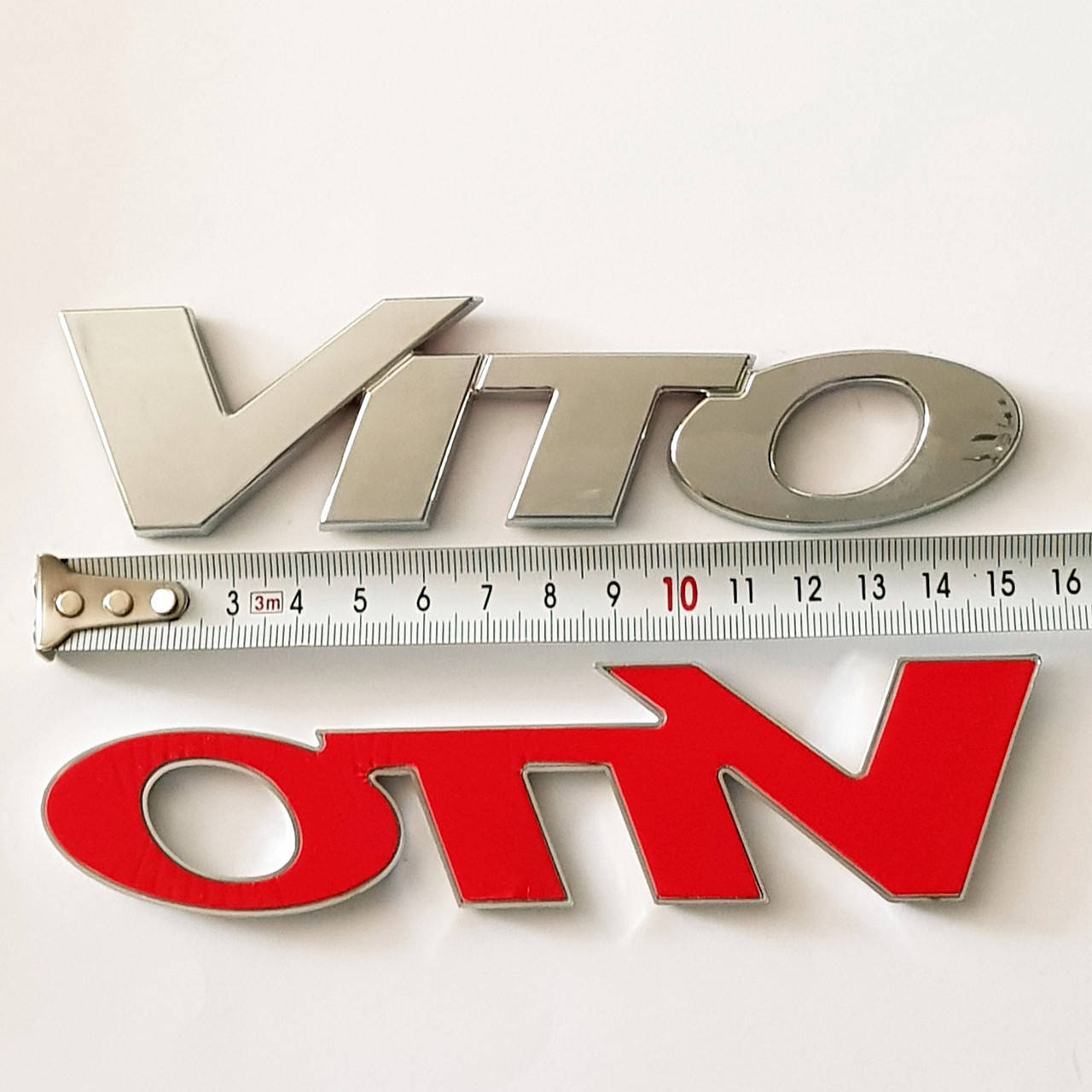 

Надпись Vito цельная, хром