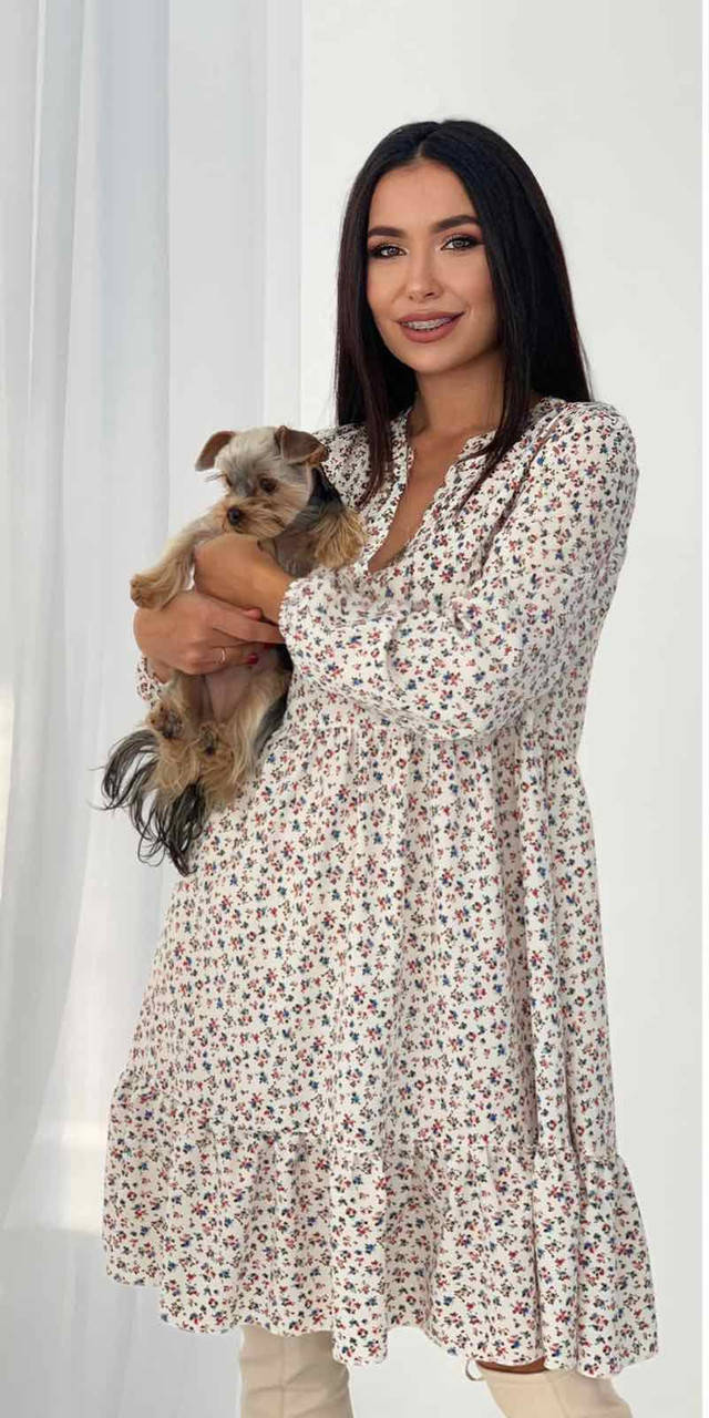 

Легкое женское платье миди с воланом в мелкий цветочный принт молочный 42-44 (S-M). Молочный, 46/48