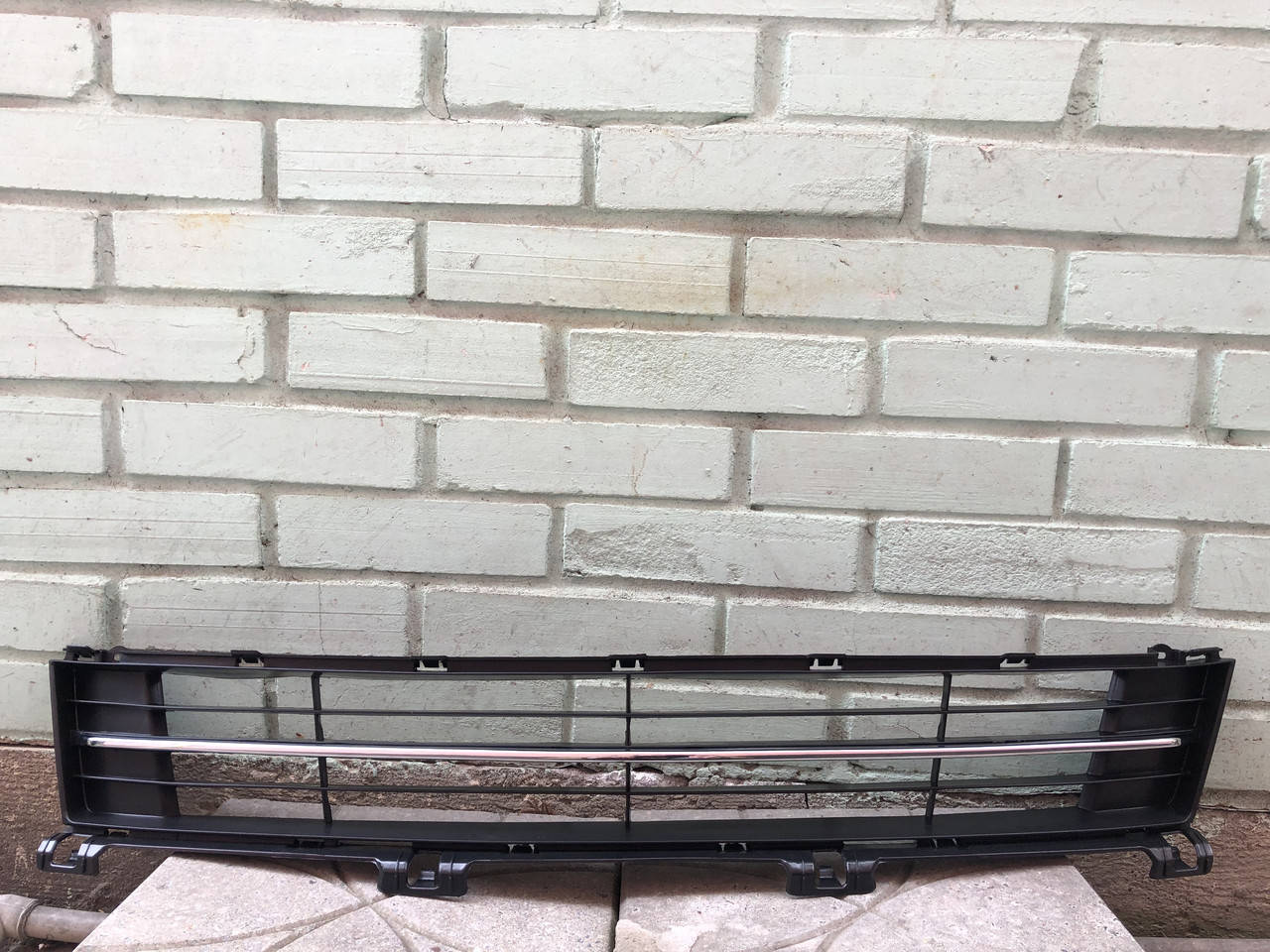 

Решётка в бампер средняя для Mazda 6 (GH) 2008-2010 (Fps) черная с черным молдингом (кроме sport), Черный