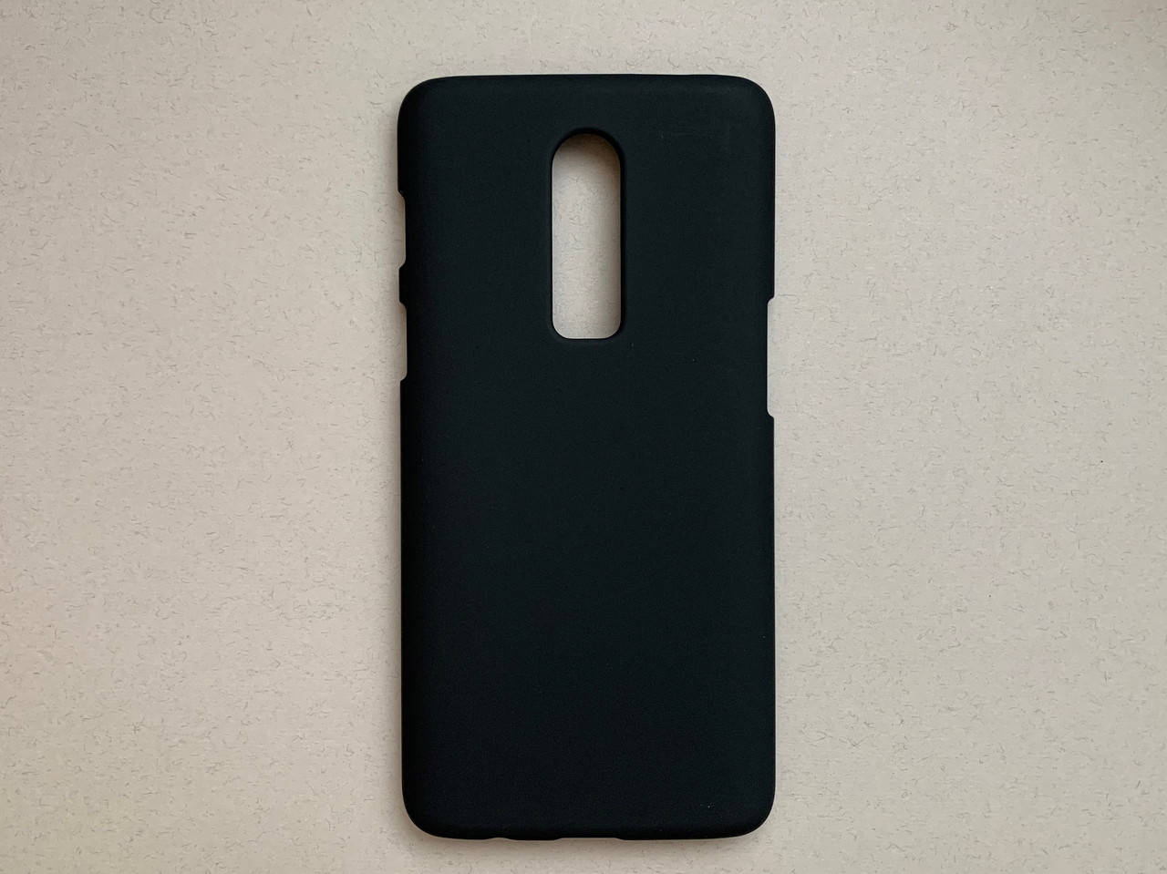 

OnePlus 6 чехол (бампер) чёрный матовый, Черный