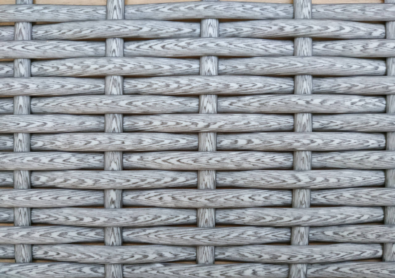 

Искусственный ротанг для плетения мебели, шезлонгов. Сегмент круга.8х1,3 мм. Бухты по 5 кг.