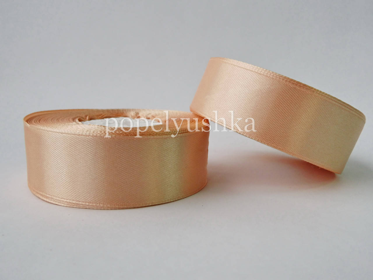 

Лента атласная 2,5 см персиковая