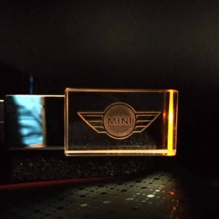 

Флешка с логотипом Mini Cooper Миникупер 32 Гб в подарочной коробке, Желтый