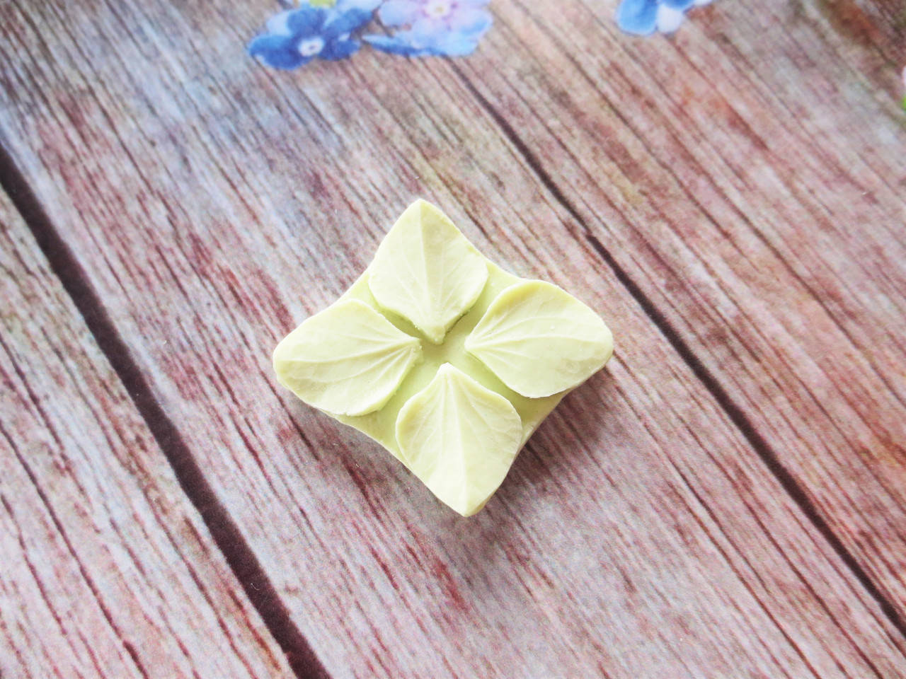 

Молд "Лепесток гортензии S" (р-р 1,5х1,3см), 1 шт