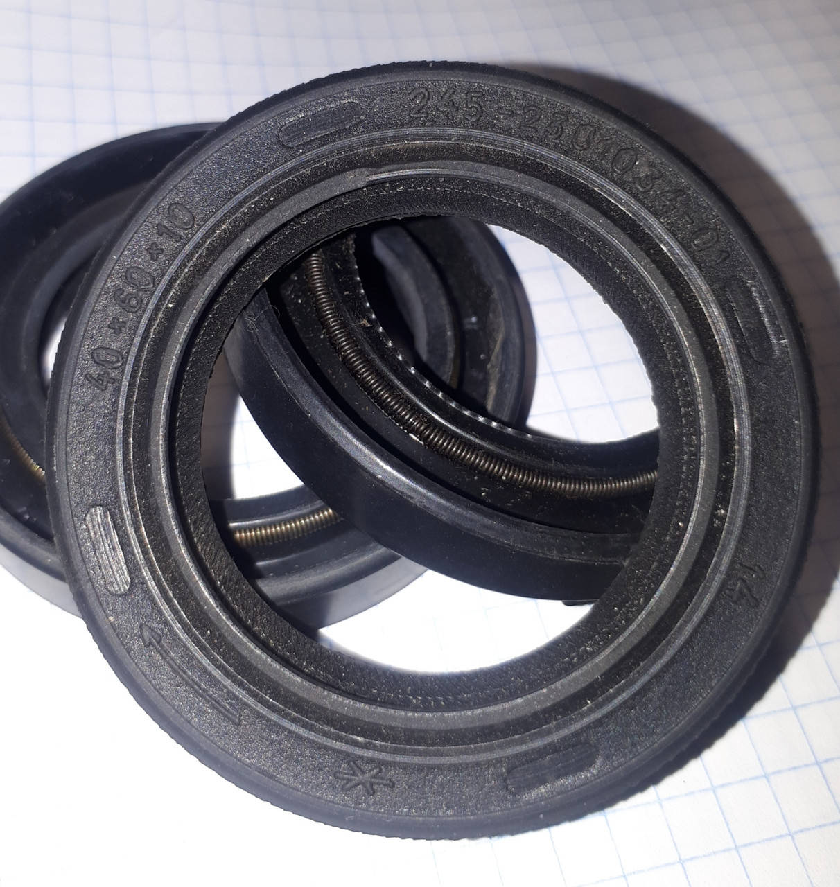 

Сальник 40 60 10мм полуоси Таврия Славута ЗАЗ 1102 1103 1105 Део Деу Сенс Daewoo Sens Правый