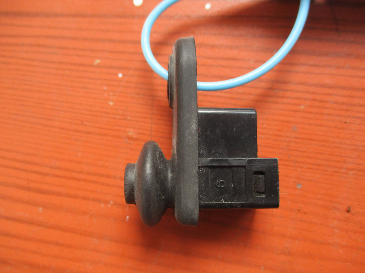 

Концевик двери MR271892, 8608A145 (67464434) Grandis Mitsubishi