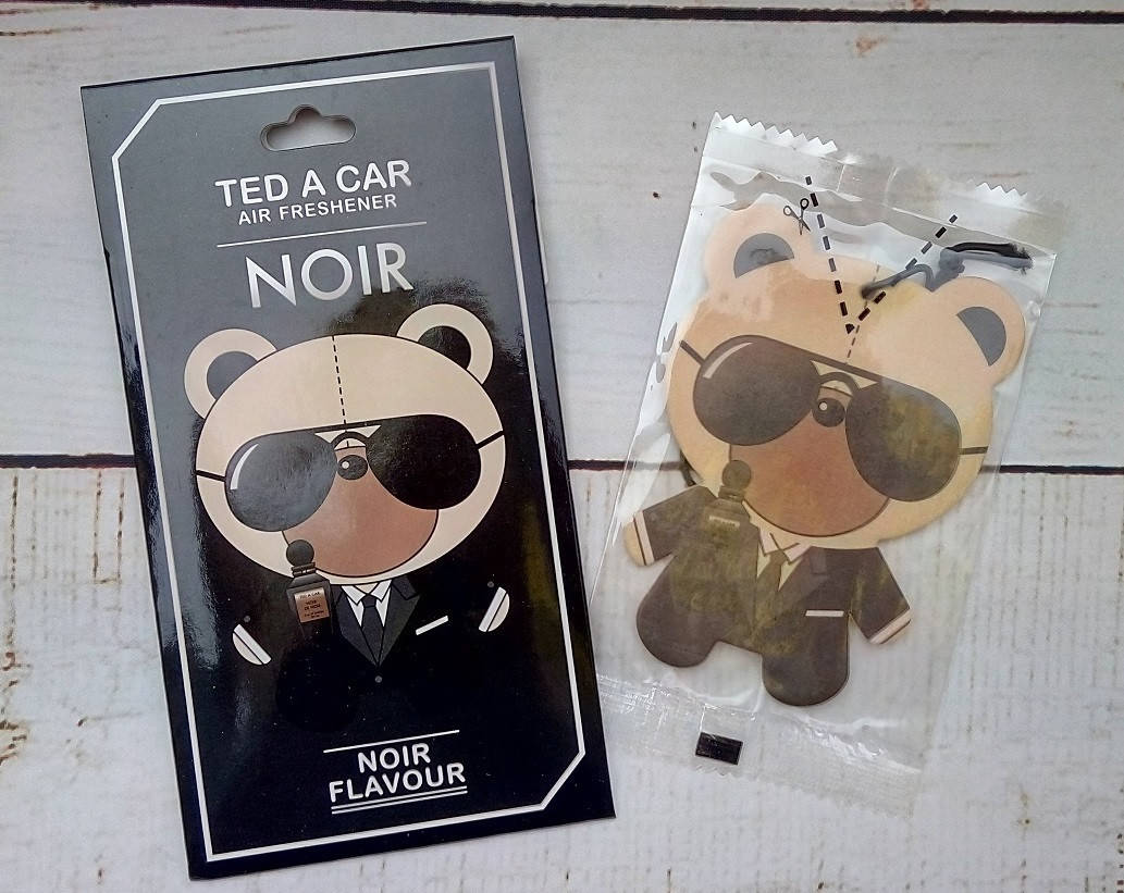 

Ароматизатор в авто / гардероб парфюмированный Ted a Car Tom Ford Noir