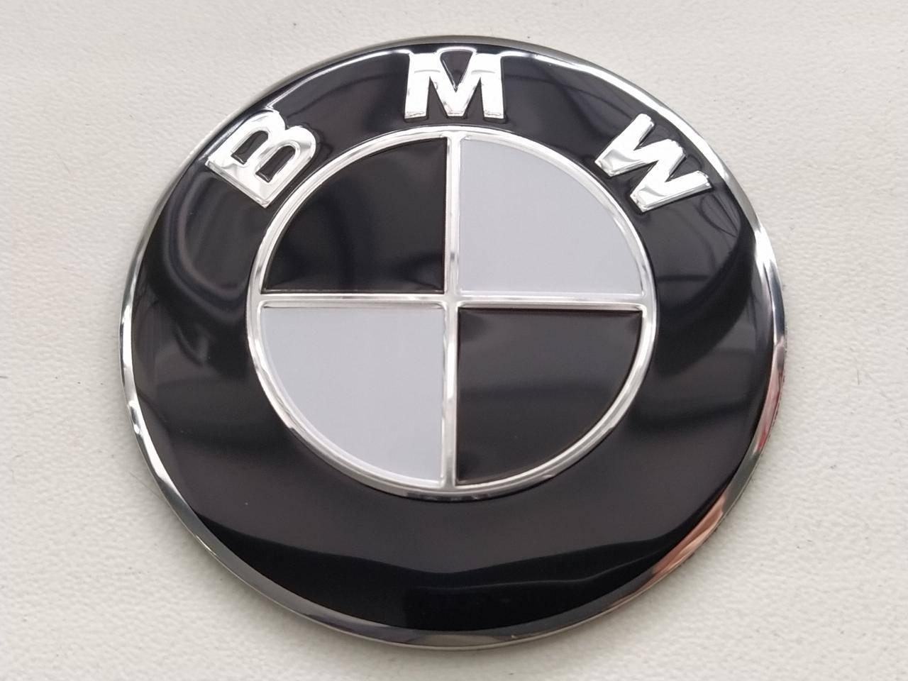 

Наклейка на колпачок/заглушку BMW 56 мм. Черно-белые