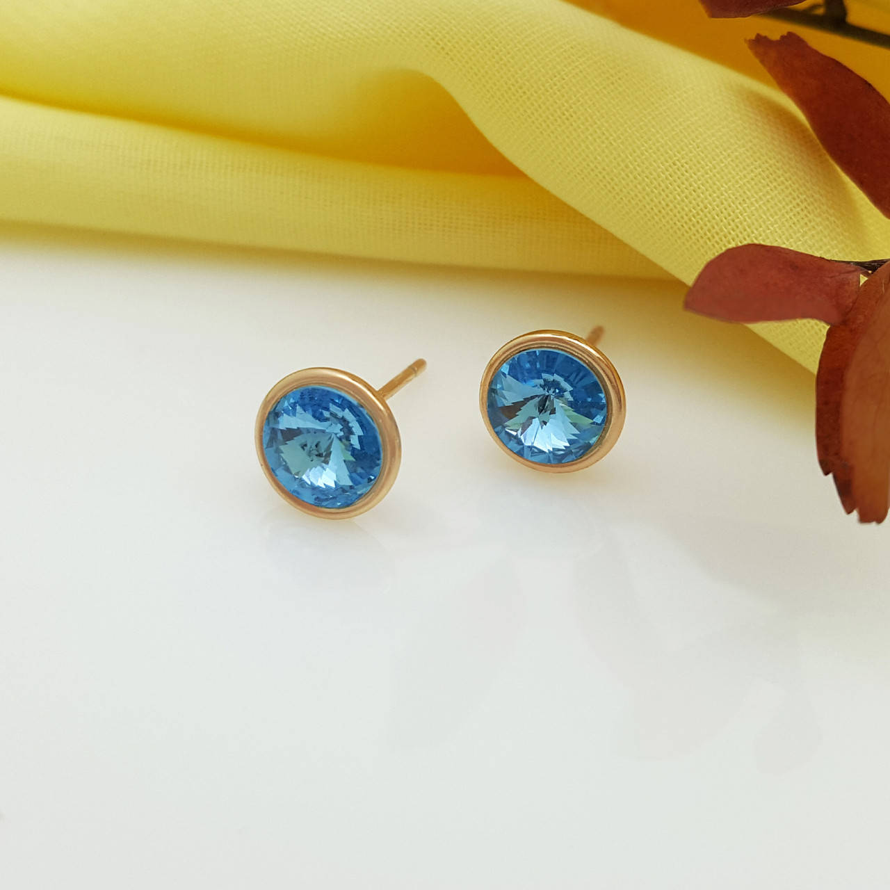 

Серьги гвоздики, Голубой Swarovski, медсплав Xuping,18К